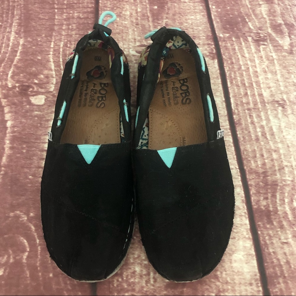 Bobs Black w/ Aztec Print Slip-on shoe sz 8